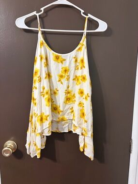 White & Yellow Floral Off-Shoulder Top with Lace Detail – Flowy Boho Blouse